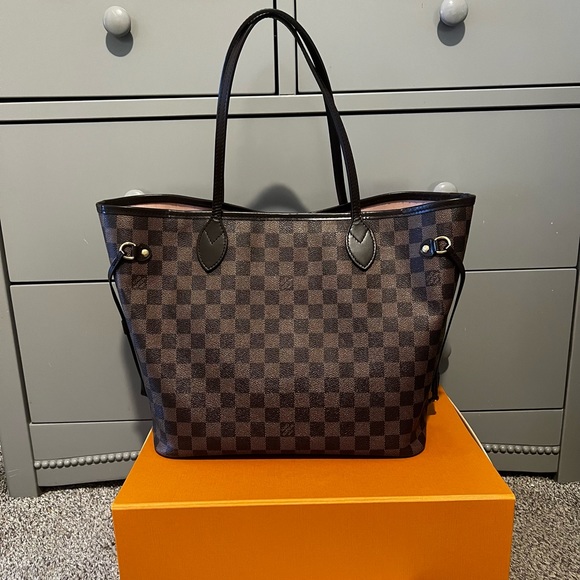 Louis Vuitton Neverfull MM - Picture 1 of 8